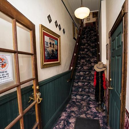 Red Garter Inn Williams Bagian luar foto