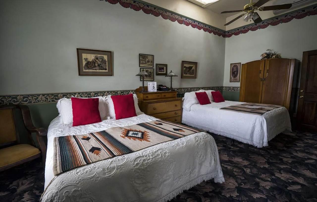 Red Garter Inn Williams Bagian luar foto