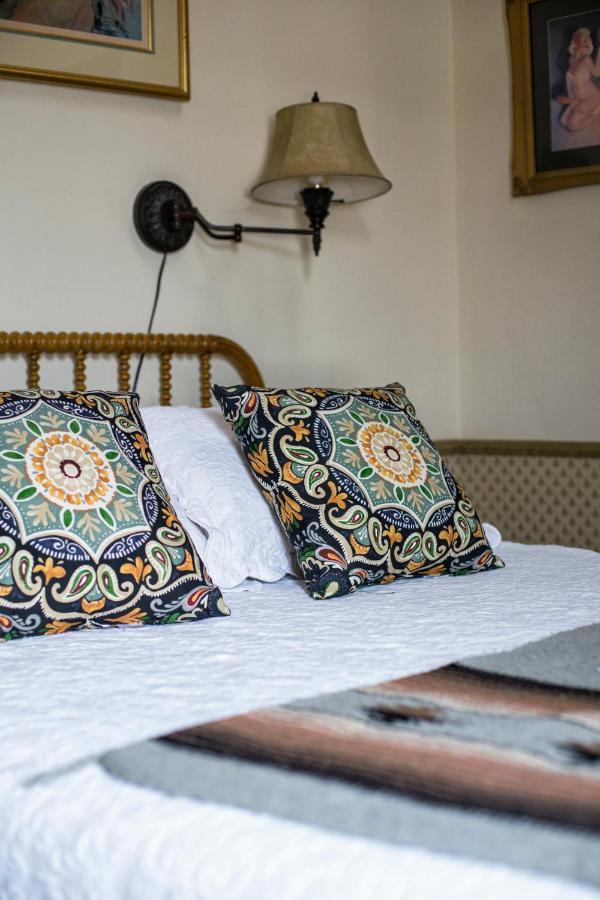 Red Garter Inn Williams Bagian luar foto