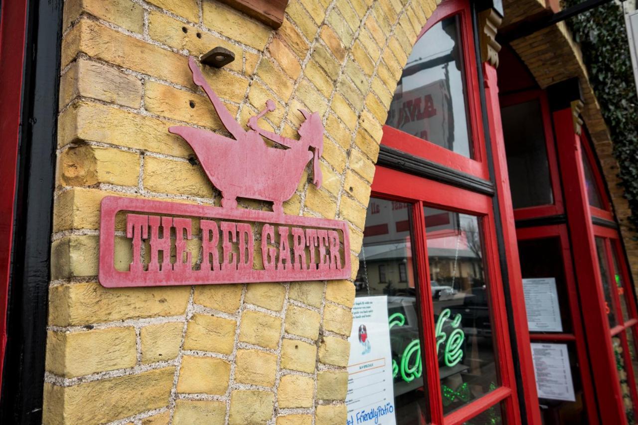 Red Garter Inn Williams Bagian luar foto