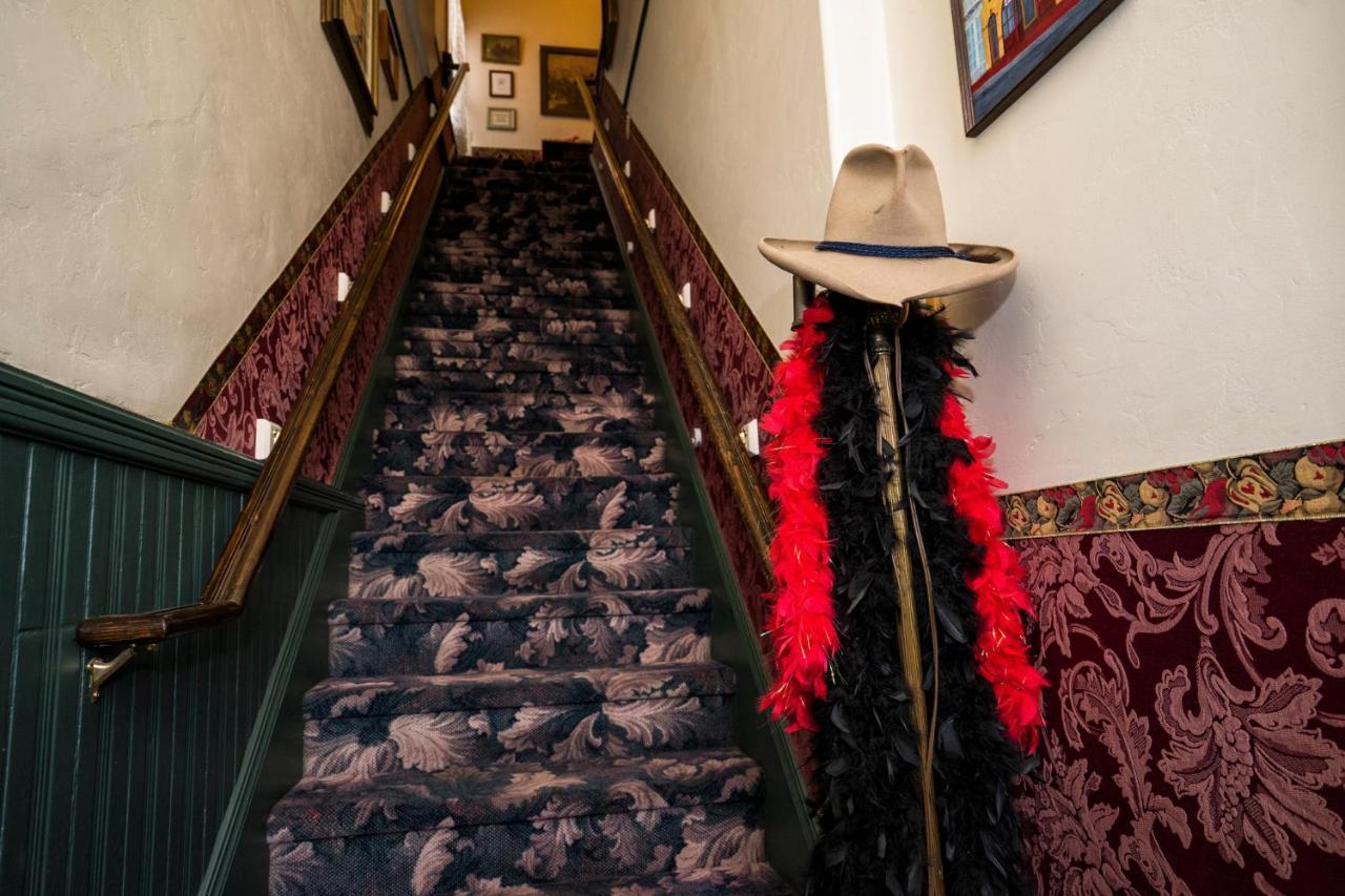 Red Garter Inn Williams Bagian luar foto